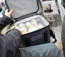 Glacière Yeti Hopper Flip Soft Cooler Charcoal -Meilleur Vêtements Magasin 36a2069465e4e6dff9219dfa9048bbf59360e4ed H23YETIACC3342874 14