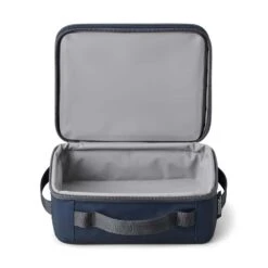 Glacière Yeti Boite Repas DayTrip® Lunch Bag Navy -Meilleur Vêtements Magasin 6752d4cfa88e1e83b4def6faa7a6ab2673ca8926 H23YETIACC342711 YETI0149002 3